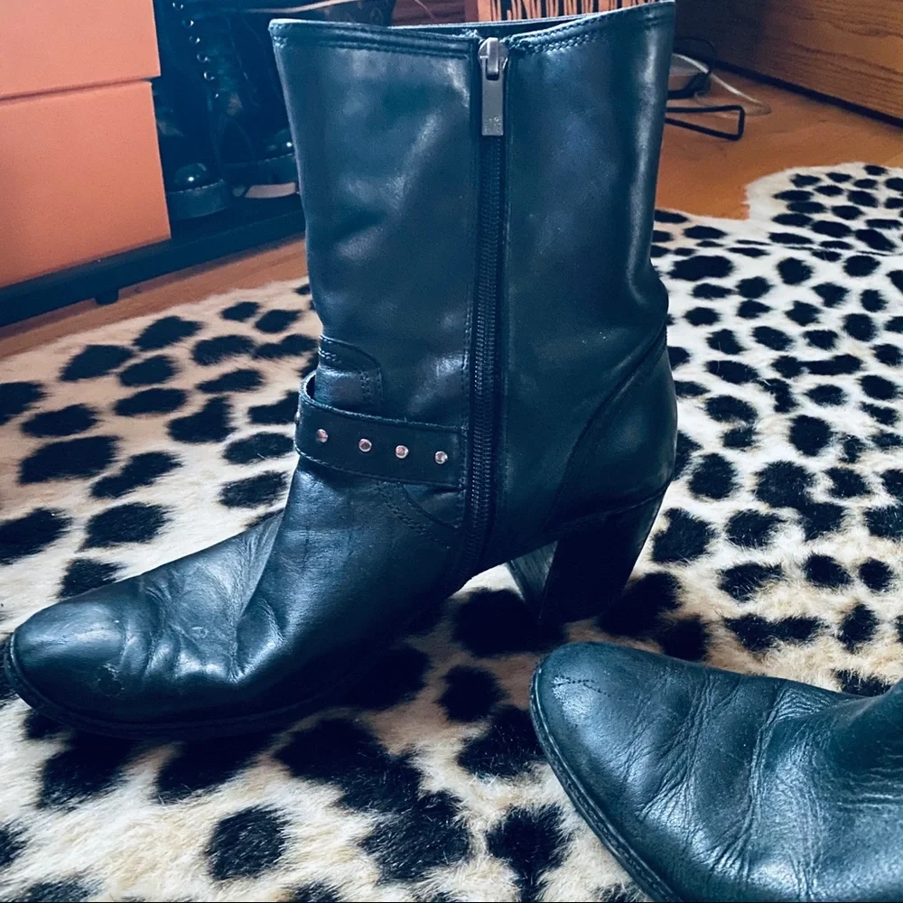 Anne Klein black Brier Moto ankle boots